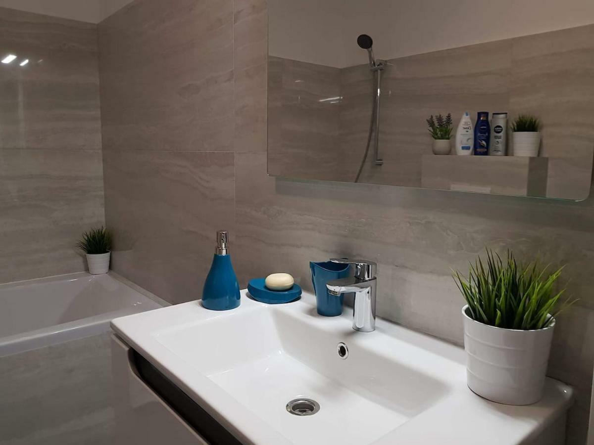 Brand New Apartment In Rebreanu Towers Residence تيميشورا المظهر الخارجي الصورة